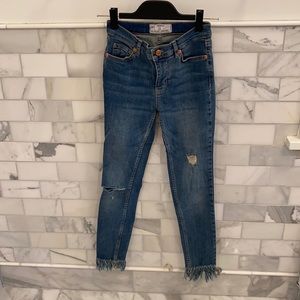 “Great heights frayed skinny jeans”